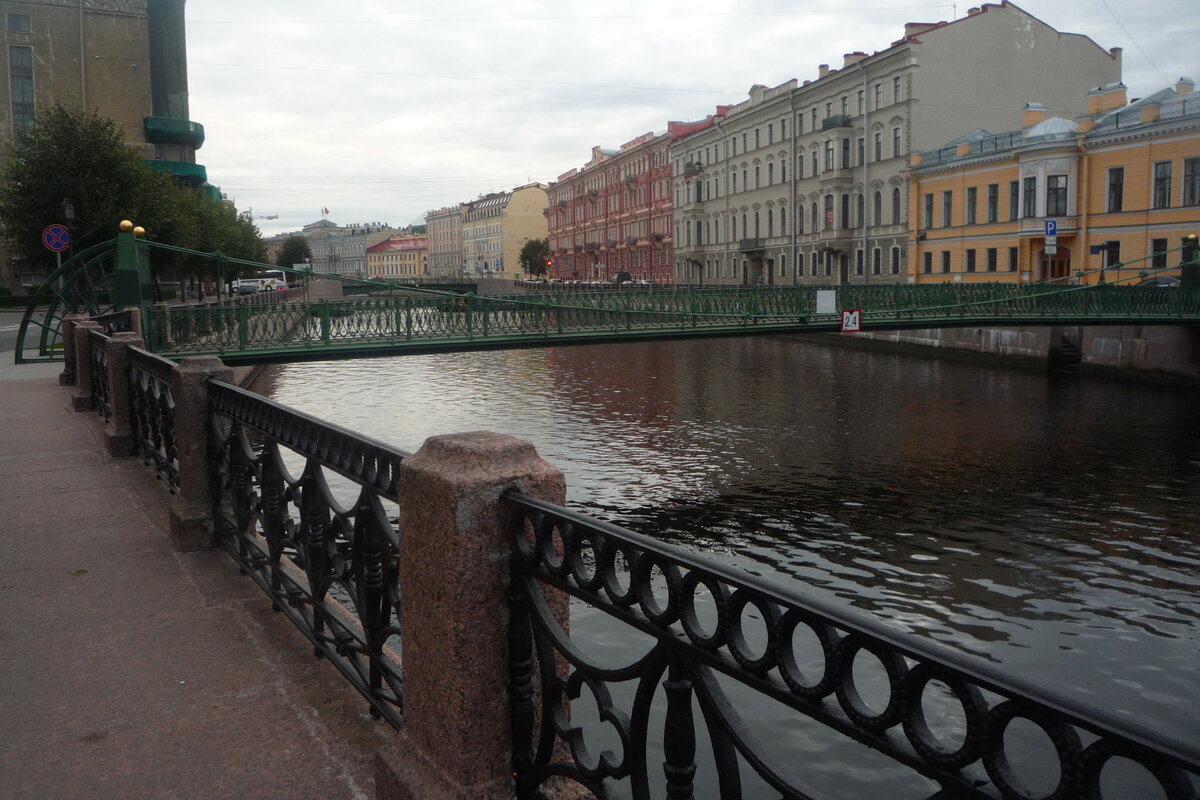 Петербург - город, где “жил” Гитлер. Ужасный факт.
 