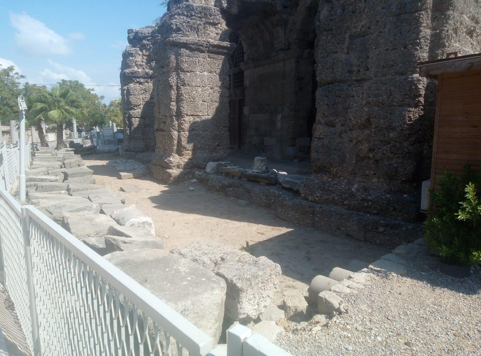 Римский город Сиде. Руины, история и удивительные достопримечательности 